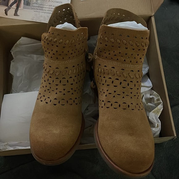 Women's Brown Brinkley Laser Cut Leather Bootie In Saddle Suede - Picture 8 of 13